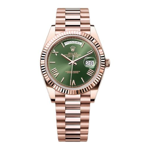 Oyster Perpetual Day-Date 40 mm in 18 ct Everose gold with a fluted bezel and a green dial, fitted on a President bracelet.